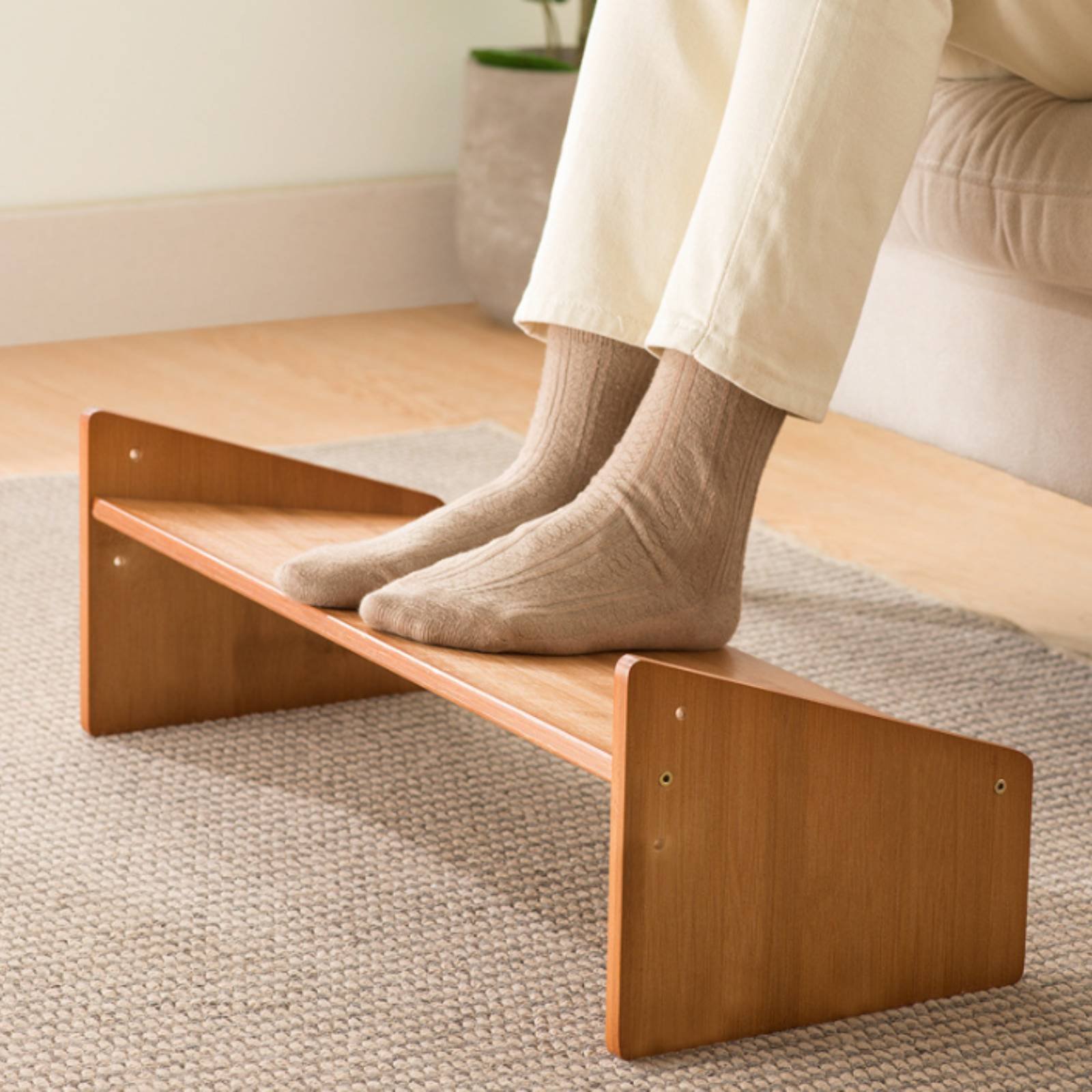 Podnóżek pod biurko z szeroką  – Office Furniture Ergonomic recenzja i cena